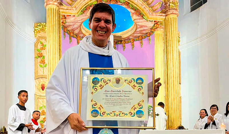 Padre Luiz Cláudio Vieira Celebra Jubileu De Prata Sacerdotal Na ...